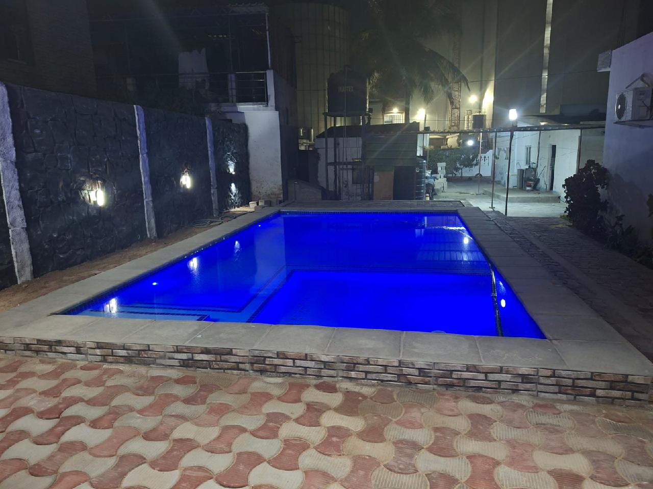 construção de piscinas e Pavê e churrasqueira - 2